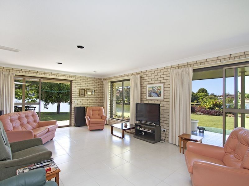 112 Jacaranda Ave, Tweed Heads West NSW 2485