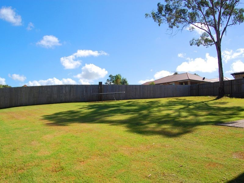 16 Yarraman Chase, Waterford QLD 4133