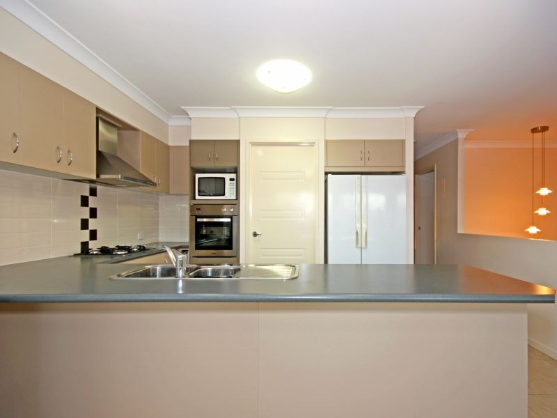 16 Yarraman Chase, Waterford QLD 4133