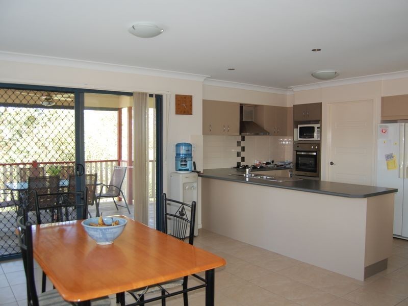 16 Yarraman Chase, Waterford QLD 4133