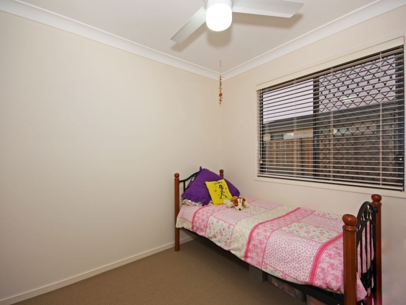 16 Yarraman Chase, Waterford QLD 4133