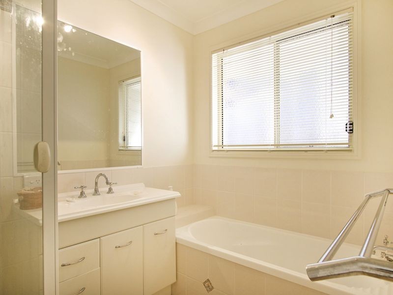 33 Curtawilla Street, Banora Point NSW 2486