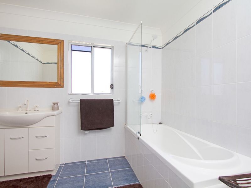 13 Honeysuckle Street, Tweed Heads West NSW 2485