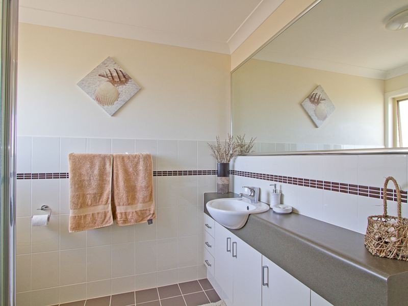 8 Firetail Court, Tweed Heads South NSW 2486