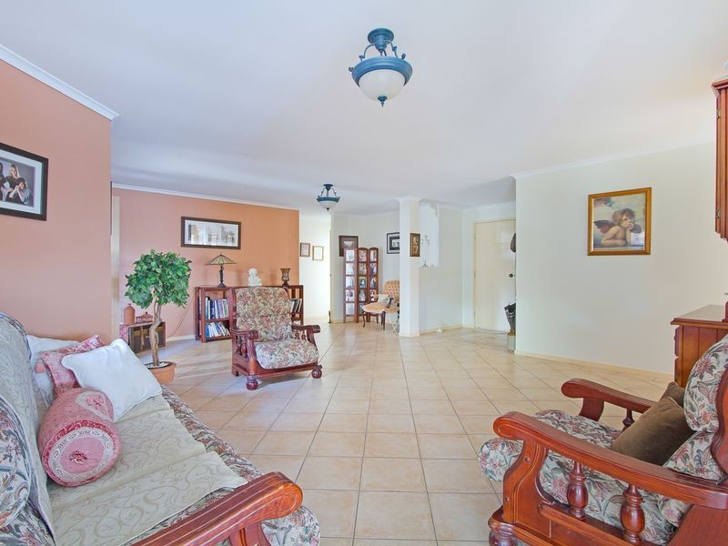 94 Avondale Drive, Banora Point NSW 2486