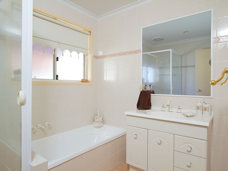 94 Avondale Drive, Banora Point NSW 2486