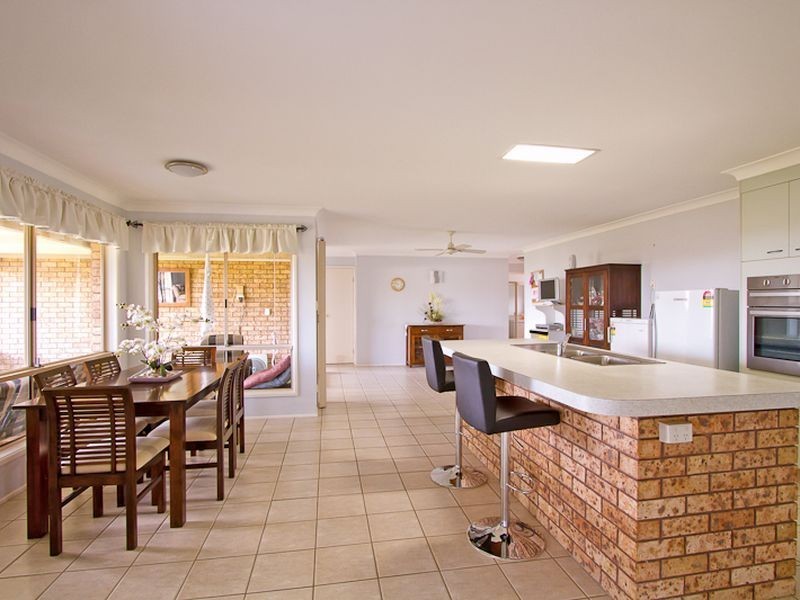 1 Chestnut Drive, Banora Point NSW 2486