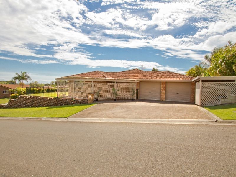 1 Chestnut Drive, Banora Point NSW 2486