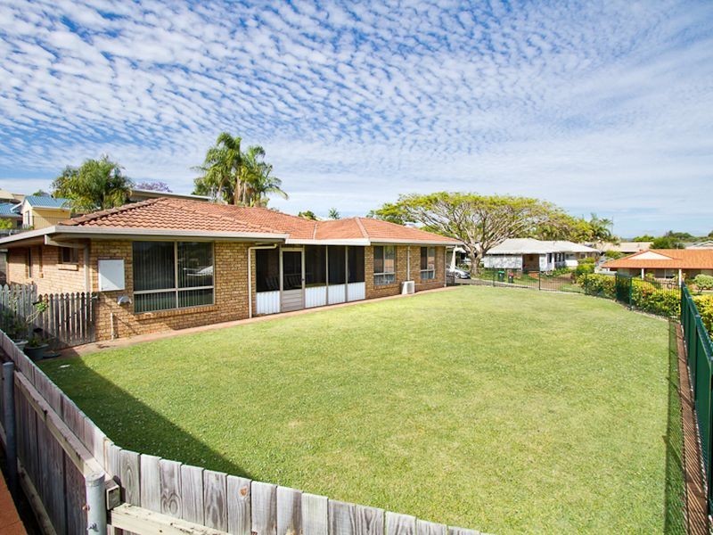 1 Chestnut Drive, Banora Point NSW 2486