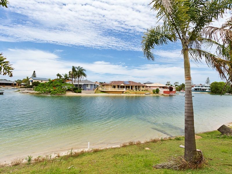 25 Shearwater Parade, Tweed Heads NSW 2485