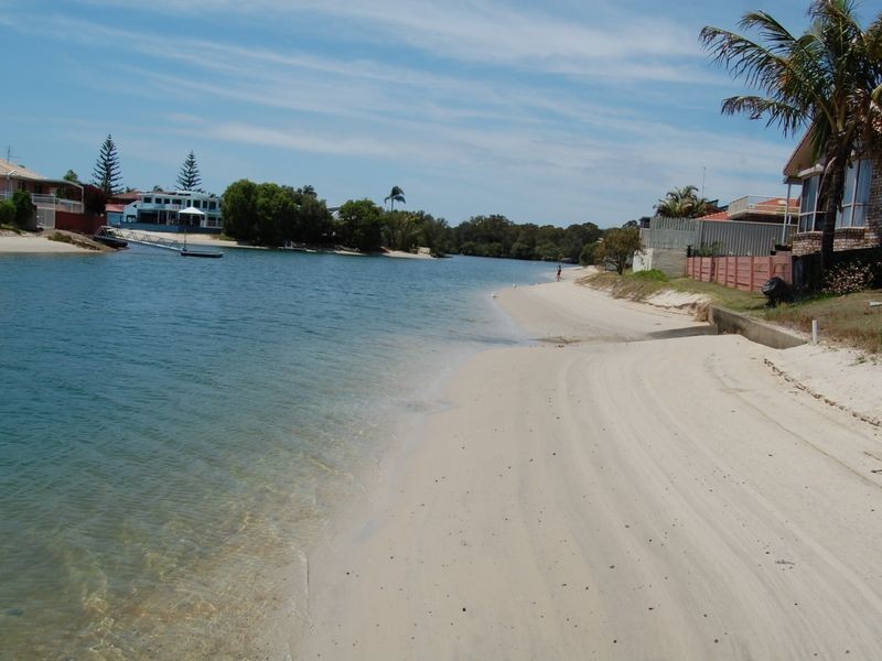 25 Shearwater Parade, Tweed Heads NSW 2485