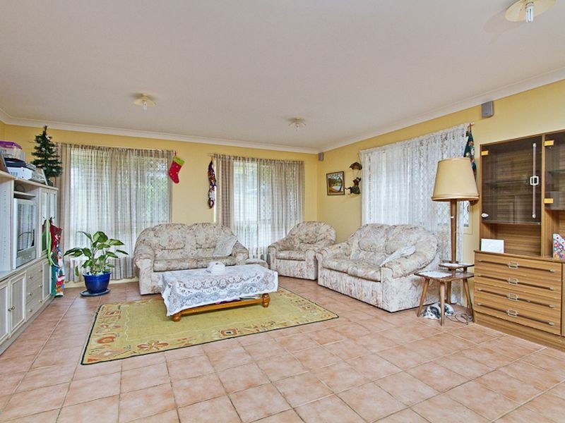 33 Glen Ayr Drive, Banora Point NSW 2486