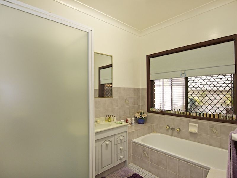 14 Seafarer Place, Banora Point NSW 2486