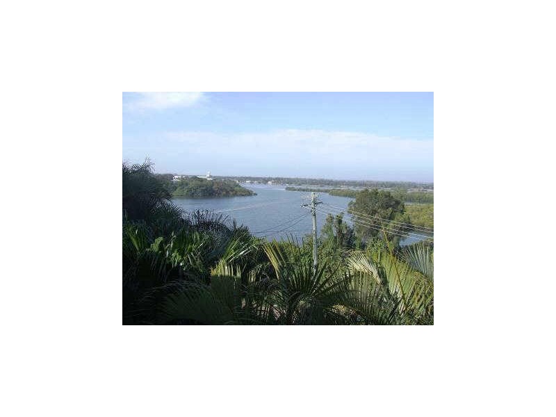 5 Fairway Drive, Banora Point NSW 2486