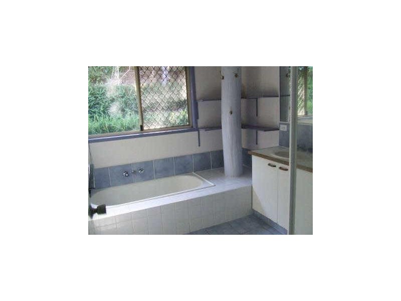 5 Fairway Drive, Banora Point NSW 2486