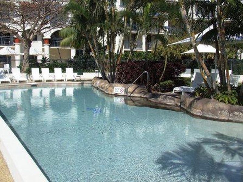 318/87-105 Griffith Street, Coolangatta QLD 4225