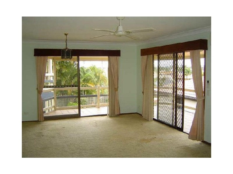 1/8 Mariners Court, Banora Point NSW 2486