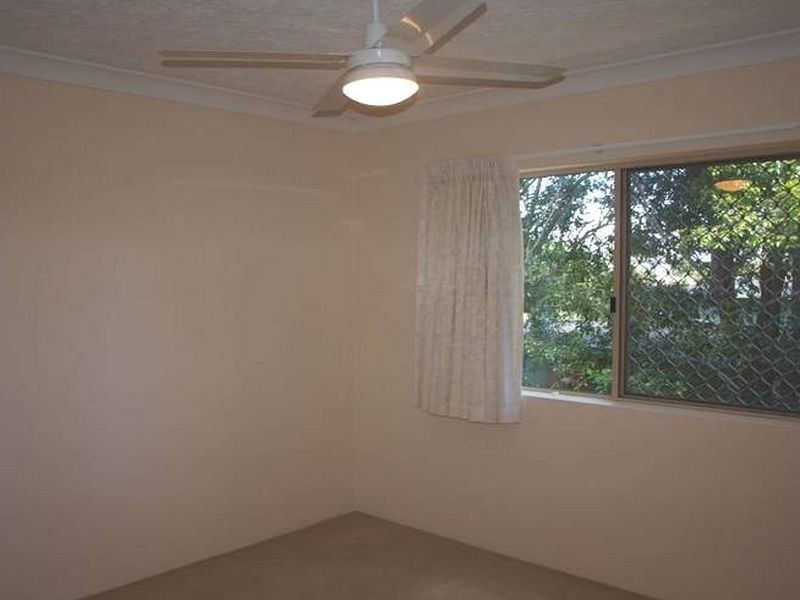 16/9 Ocean St, Coolangatta QLD 4225