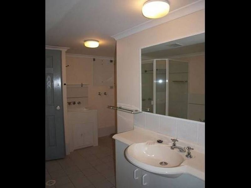 16/9 Ocean St, Coolangatta QLD 4225