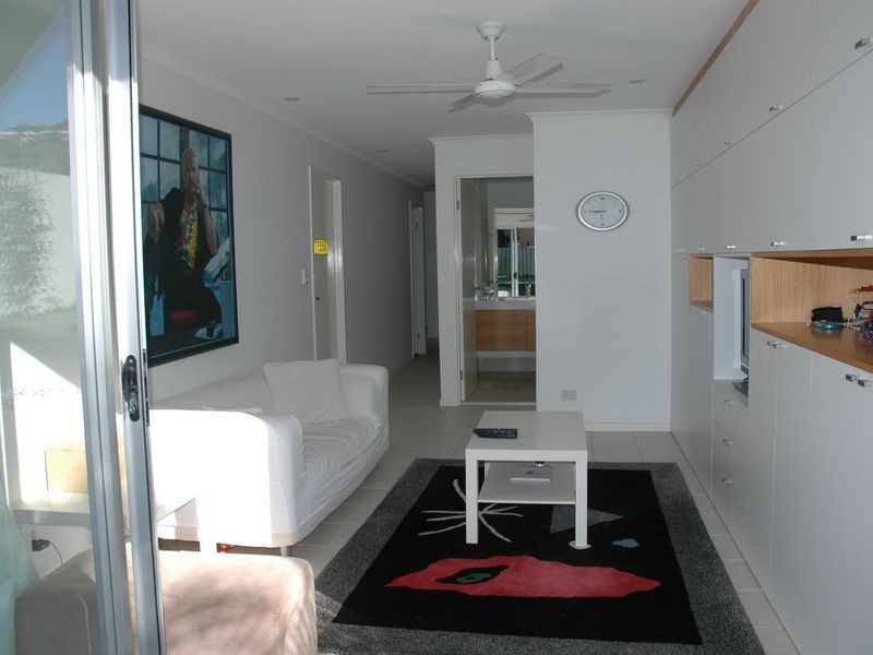 18 Miles Street, Kirra QLD 4225