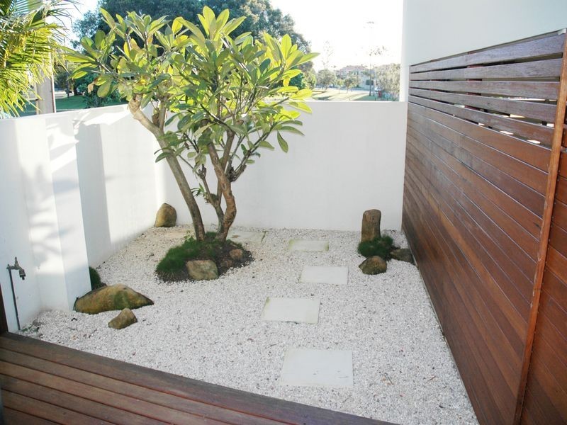 18 Miles Street, Kirra QLD 4225