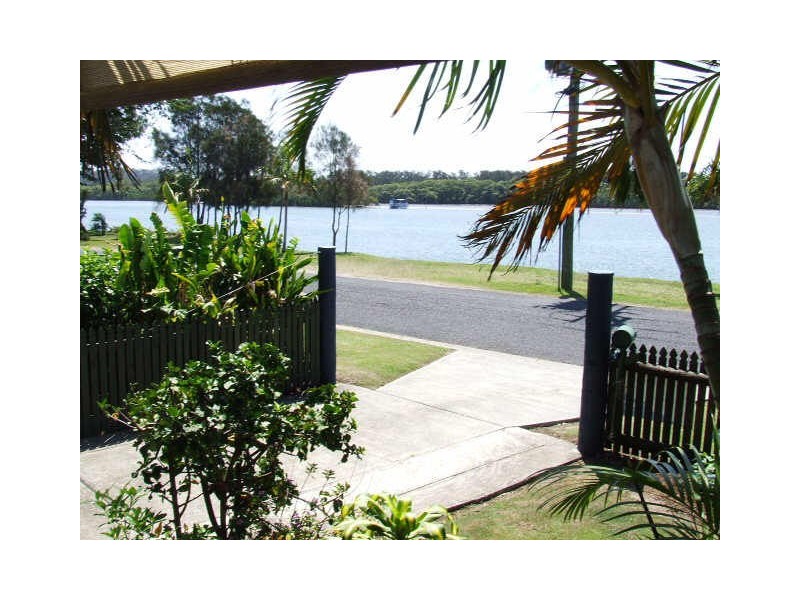 20 Philp Parade, Tweed Heads South NSW 2486