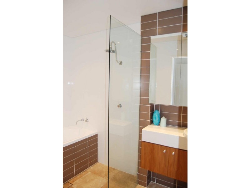 2/18 Hill Street, Rainbow Bay QLD 4225