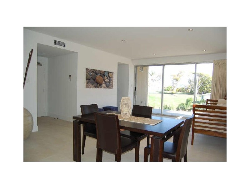 2/18 Hill Street, Rainbow Bay QLD 4225