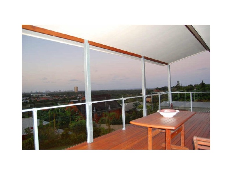 15 Laura Street, Banora Point NSW 2486
