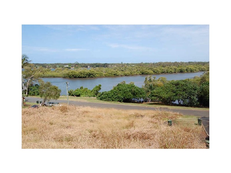 63 Bimbadeen Ave, Banora Point NSW 2486