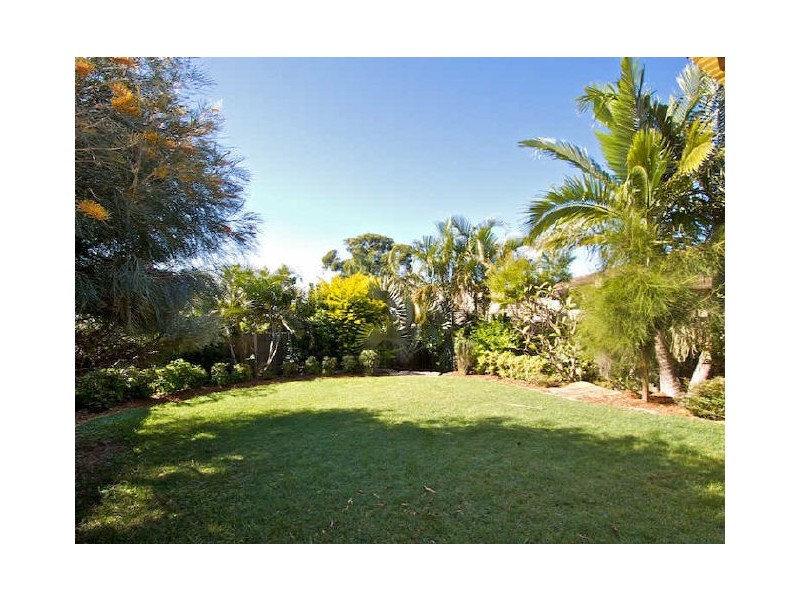 2/3 Davebill Crt, Labrador QLD 4215