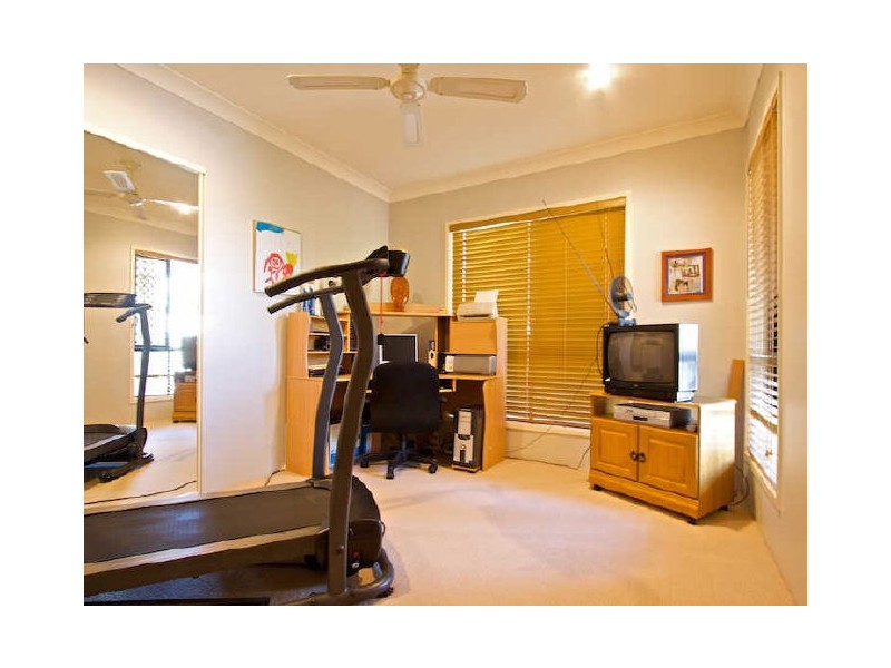 2/3 Davebill Crt, Labrador QLD 4215