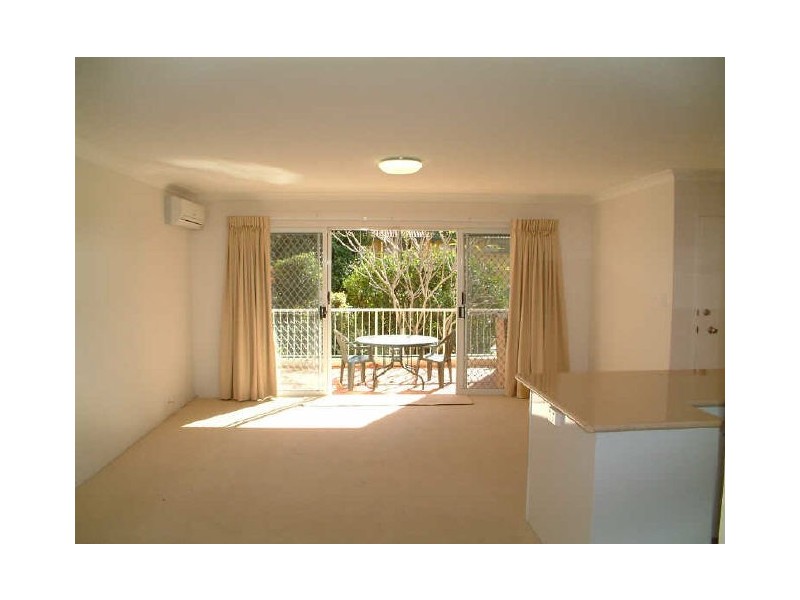 2/31 Dutton St, Coolangatta QLD 4225