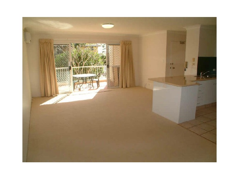 2/31 Dutton St, Coolangatta QLD 4225