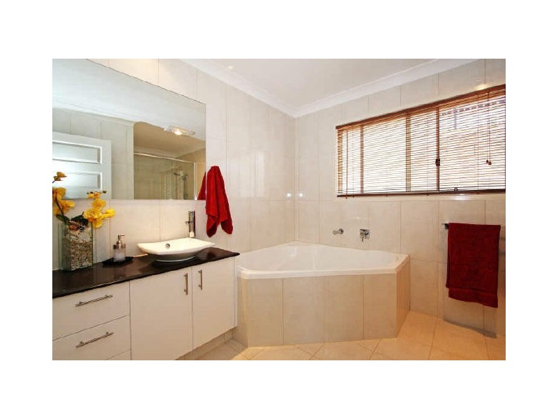 4 Owenia Cct, Bilambil Heights NSW 2486