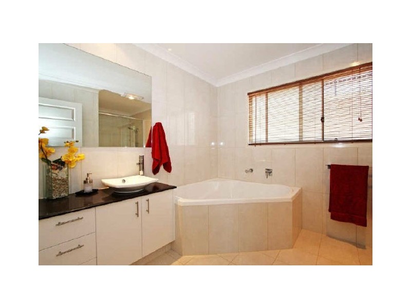 4 Owenia Cct, Bilambil Heights NSW 2486