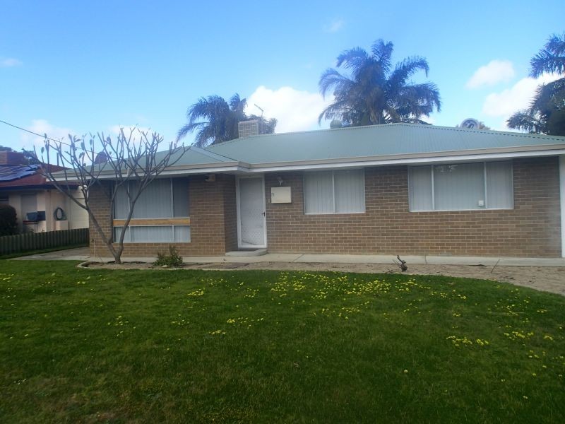 11 Sandalwood Street, Maddington WA 6109