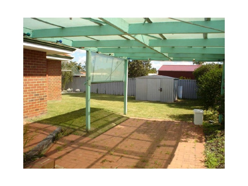 15 MacKay Crescent, Gosnells WA 6110