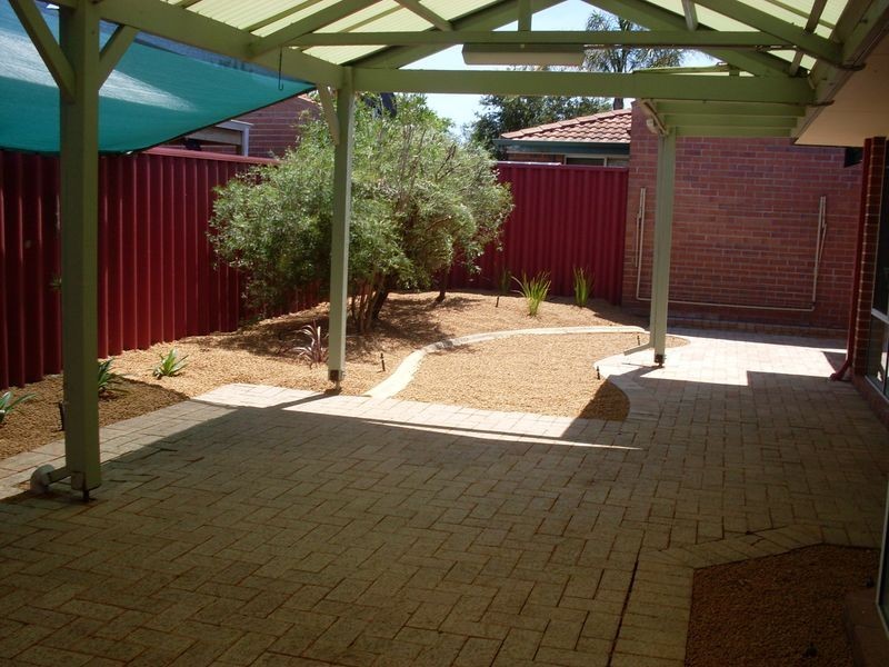 10 Towncentre Drive, Thornlie WA 6108