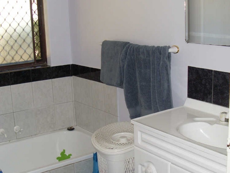 4 Warren Street, Gosnells WA 6110