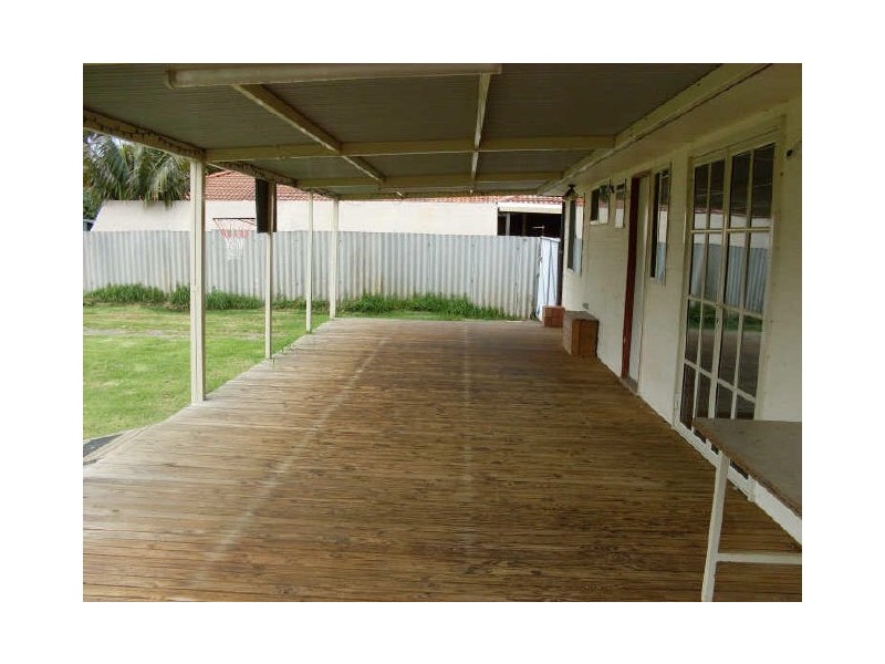 42 Astley Street, Gosnells WA 6110