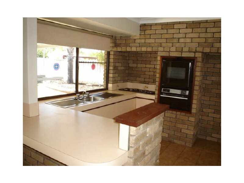 28 Miranda Way, Gosnells WA 6110