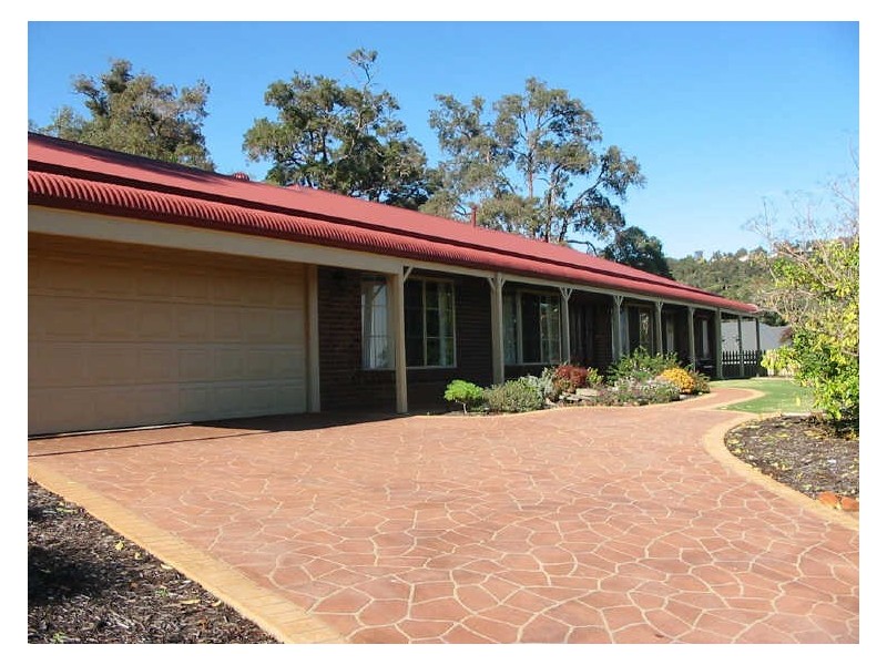 15 Hilltop Place, Kelmscott WA 6111