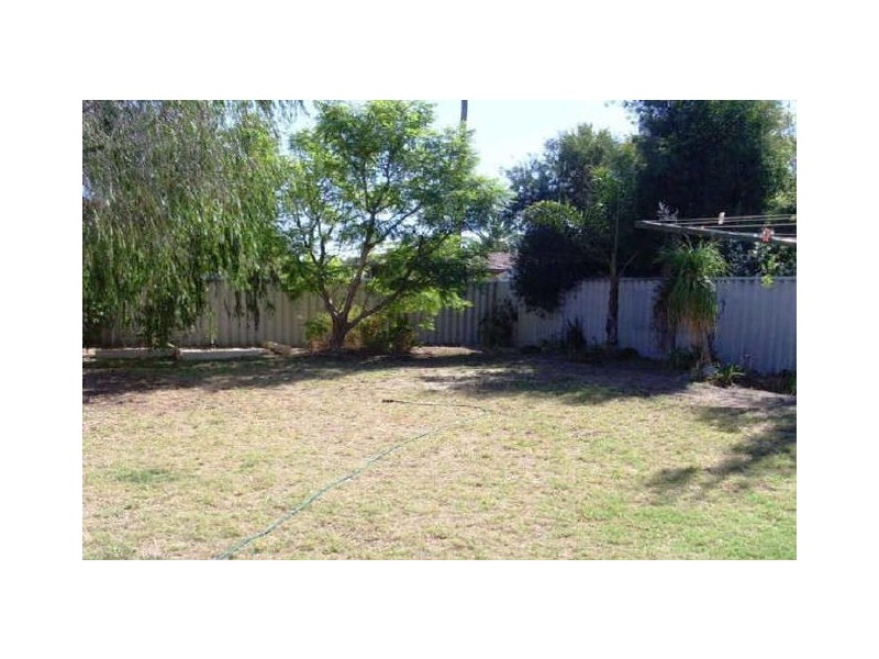 4 Blackwood Street, Gosnells WA 6110