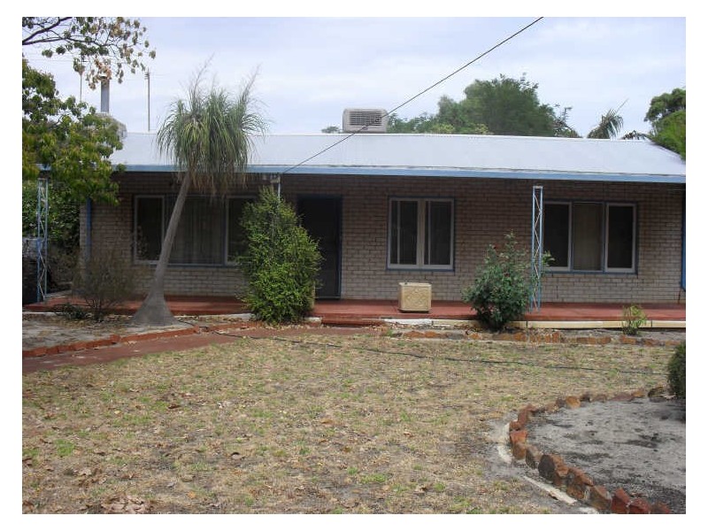 321 Railway Avenue, Armadale WA 6112