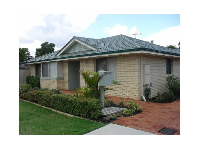 1/8 Muriel Street, Gosnells WA 6110