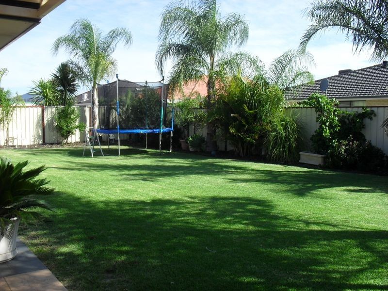 9 Eradu Court, Southern River WA 6110