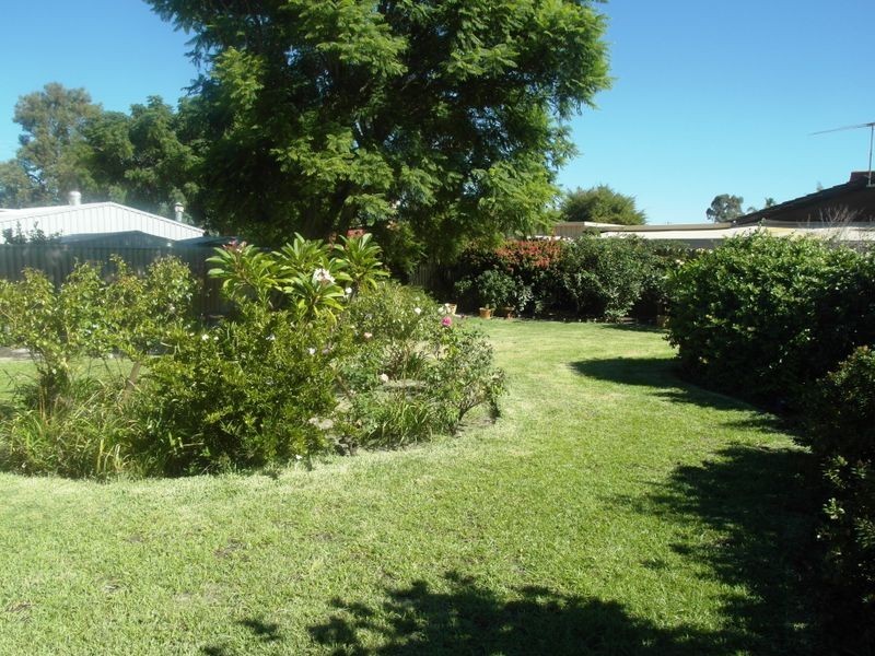 21 Dwyer Crescent, Gosnells WA 6110