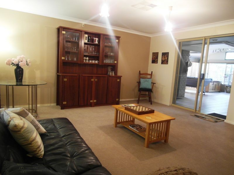 10 Sovereign Drive, Thornlie WA 6108