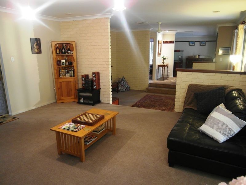 10 Sovereign Drive, Thornlie WA 6108